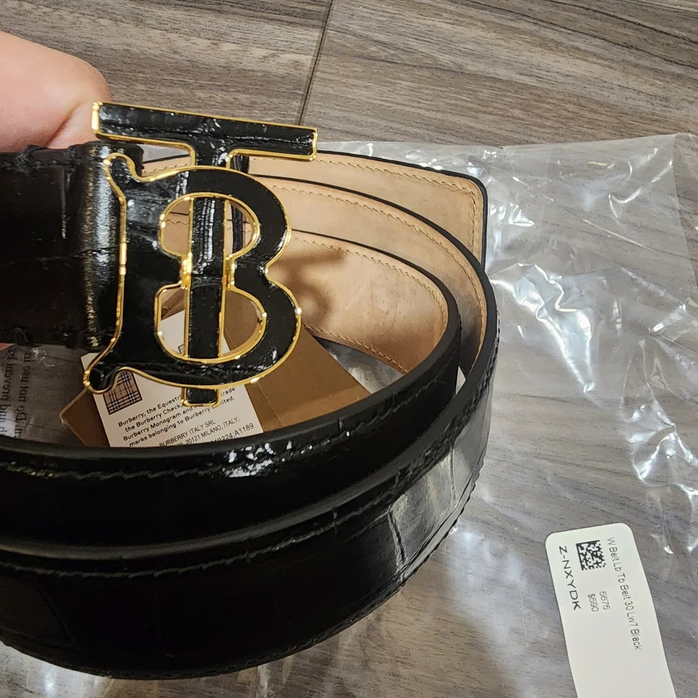 Burberry Black and Gold Belt Elegant Accessory - Picture 3 of 5